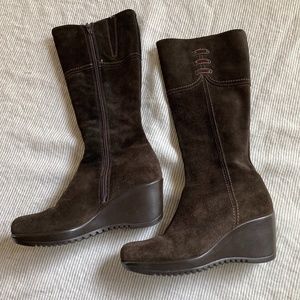 La Canadienne tall brown suede wedge boots 7M